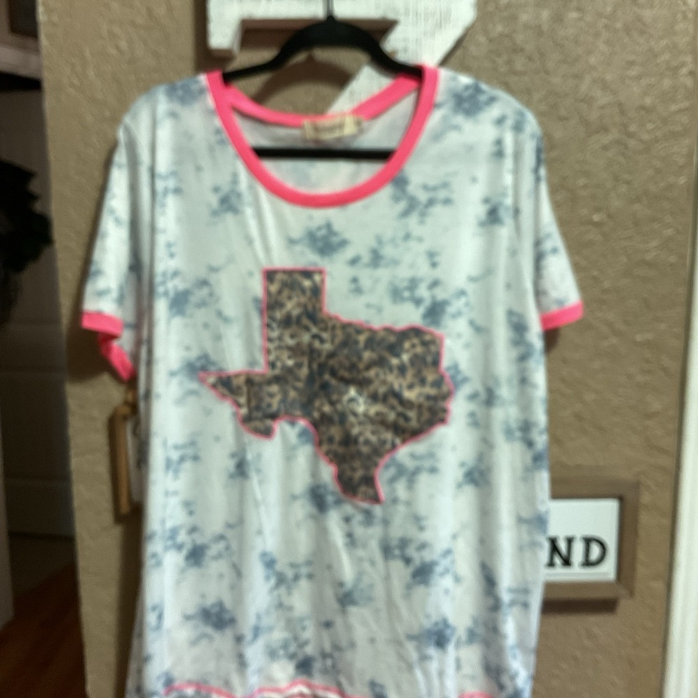 Wanderer White Blue Marble Tee Leopard Texas On Front Women’s Size 2X NWT